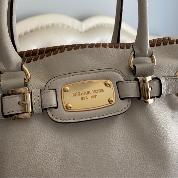 Michael Kors ivory tote - Picture 3 of 8
